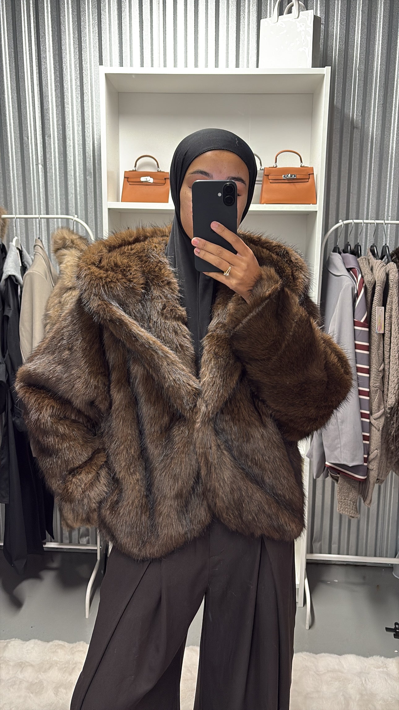 Fourrure avec capuche