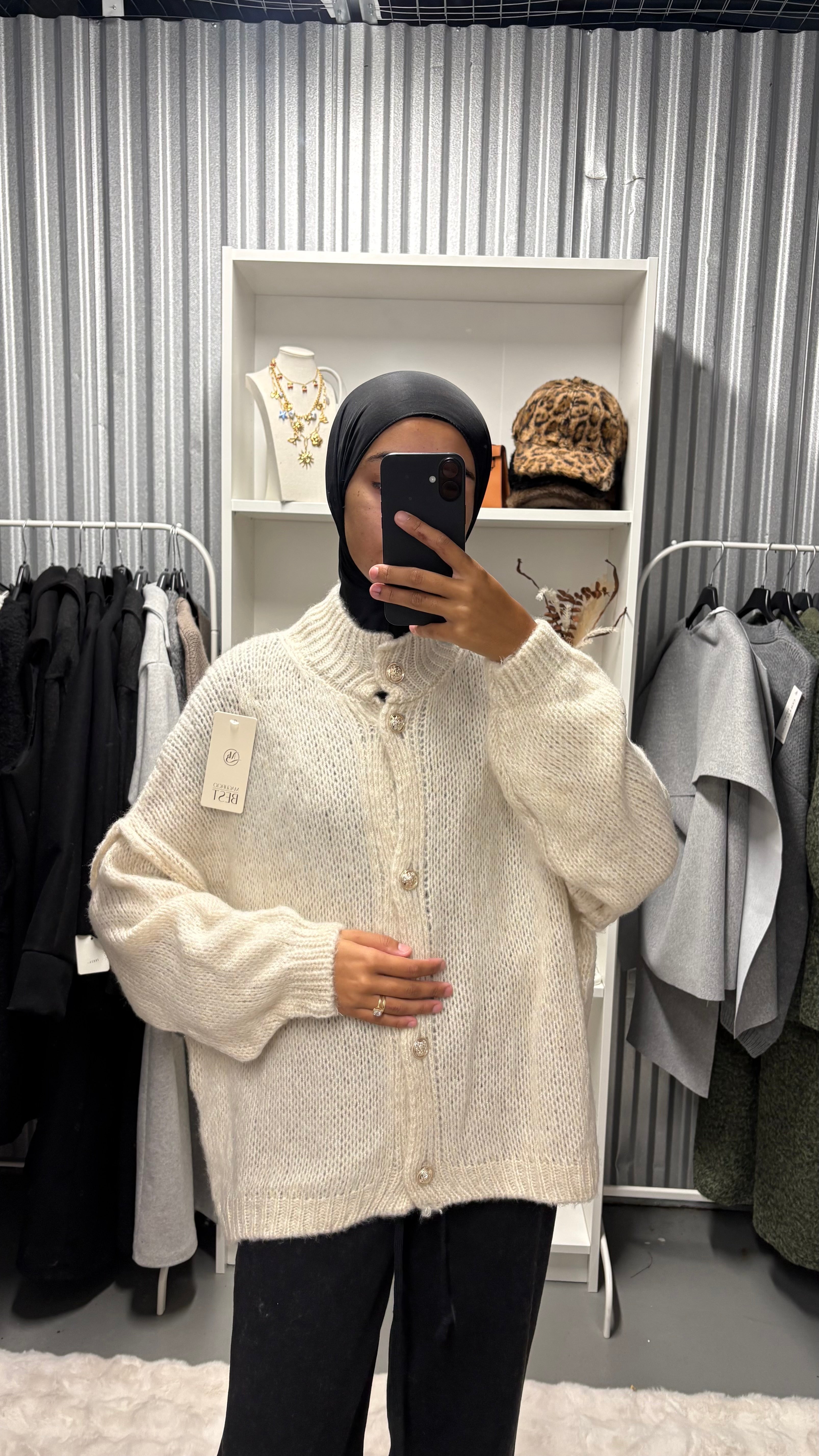 Cardigan bouton dorée