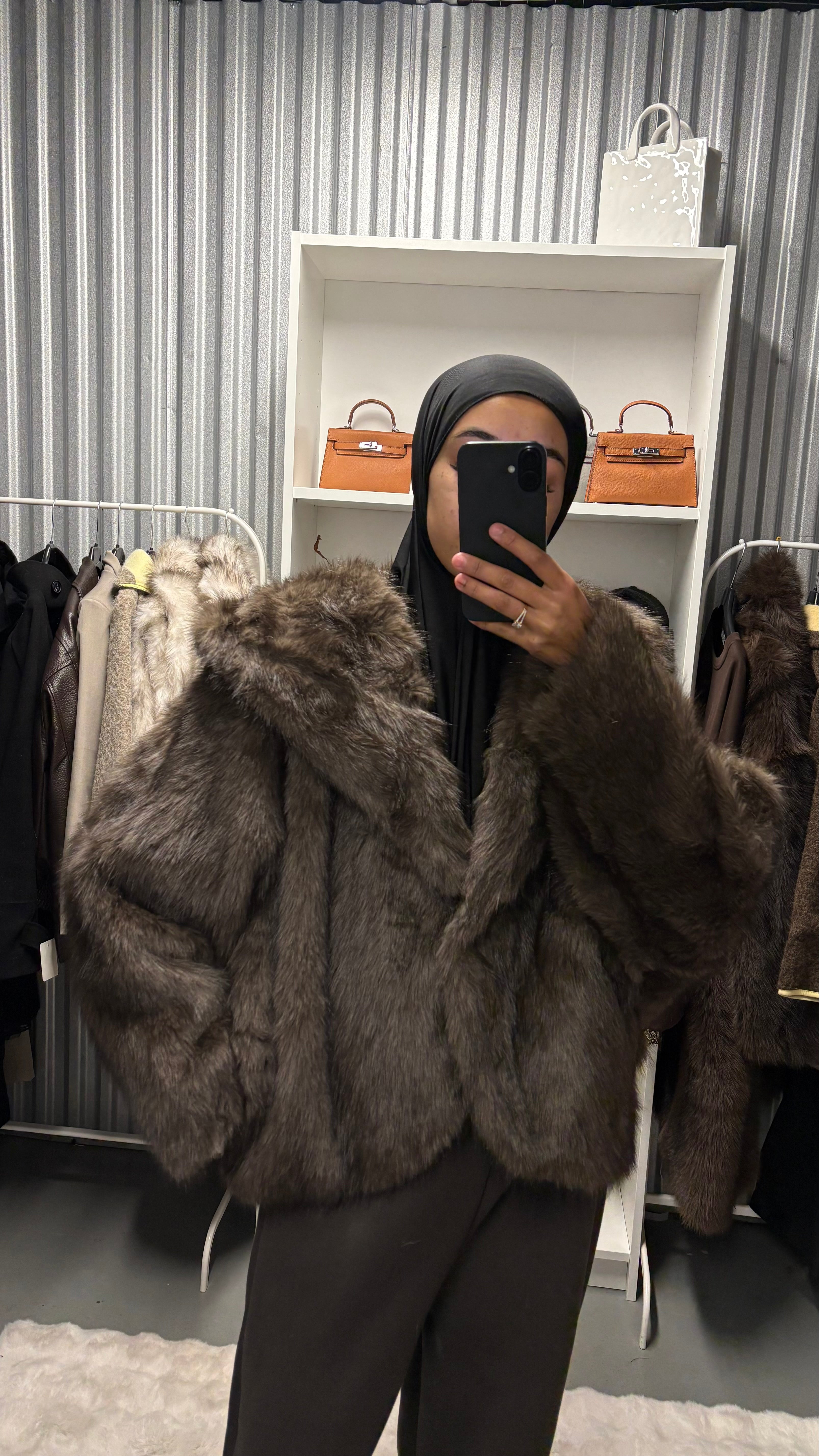 Fourrure avec capuche