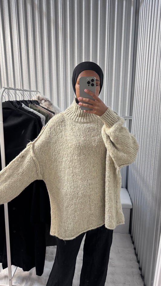 Pull col montant